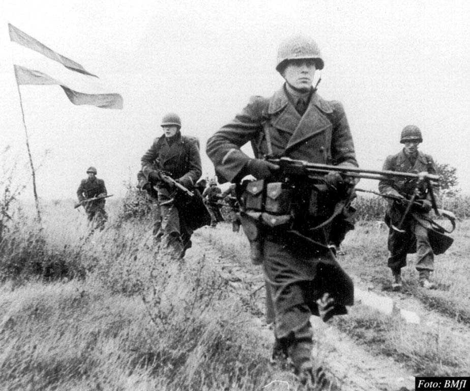 1956: Erste Bewährungsprobe für österreichische Soldaten an der Staatsgrenze anlässlich des Ungarn-Aufstandes.